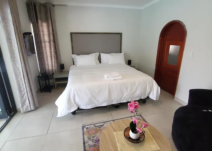 Honeymoon Suite